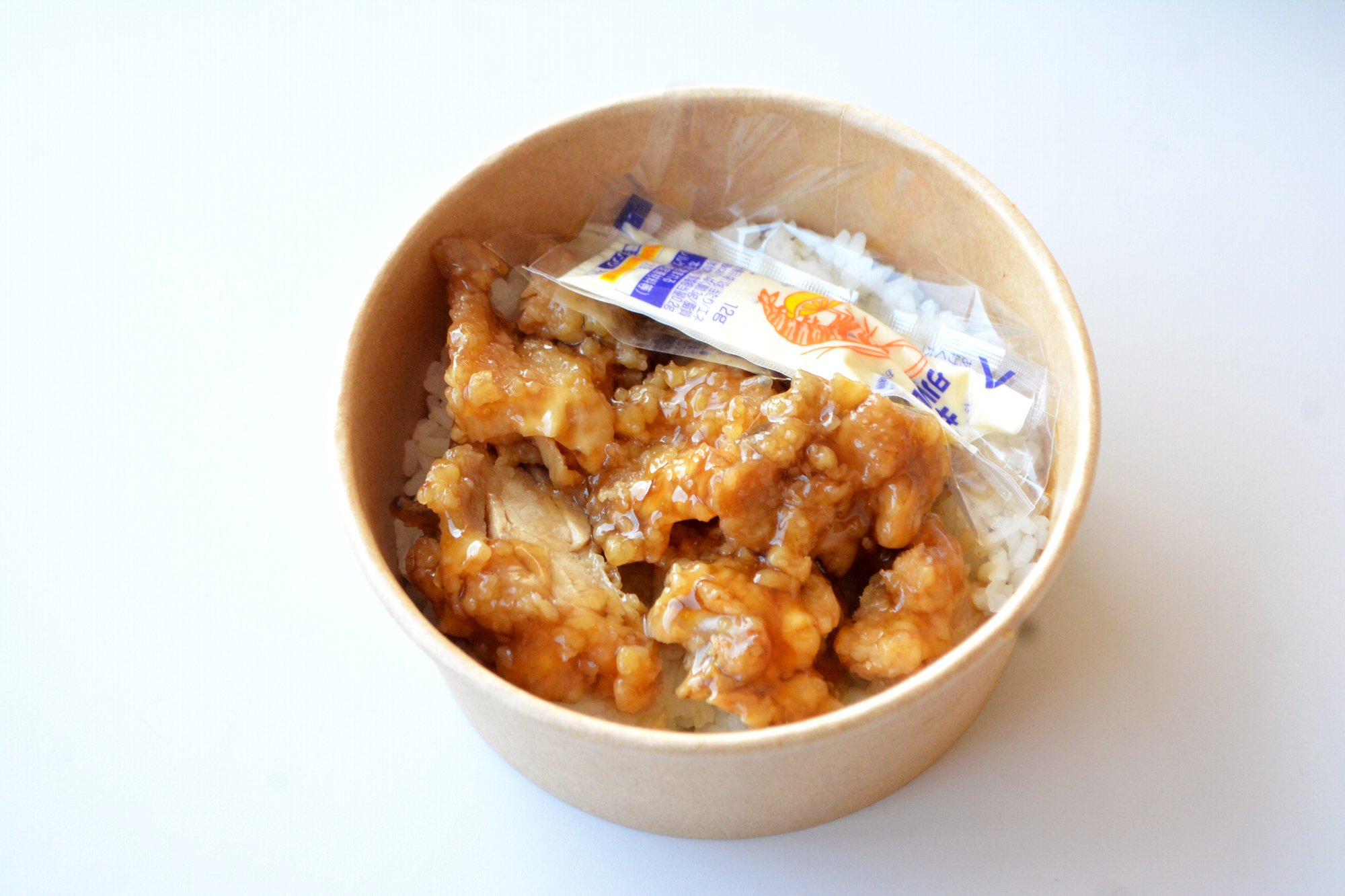 〈677〉鶏タルタル丼